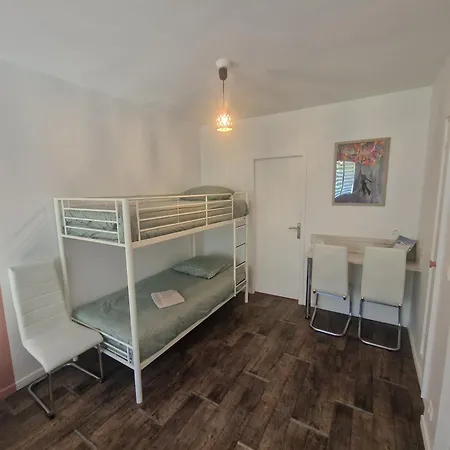 Le Nid Cabailla Bed and Breakfast